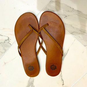 Yellow Box leather flip flops